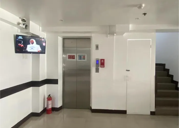 Oyo 888 Fortview Bgc Hotel 2*